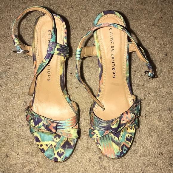 Chinese Laundry Wedges - Picture 1 of 6